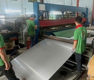 QUÁ TRÌNH CÁN VÀ CUỐN ỐNG TẠI CÔNG TY INOX TOÀN KHANG 