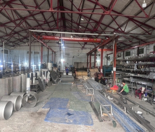 🔧 Hoạt Động Hằng Ngày Của Nhân Viên Lao Động Phổ Thông Tại Inox Toàn Khang