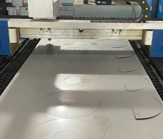 QUÁ TRÌNH CẮT CNC THEO YÊU CẦU TẠI TOÀN KHANG